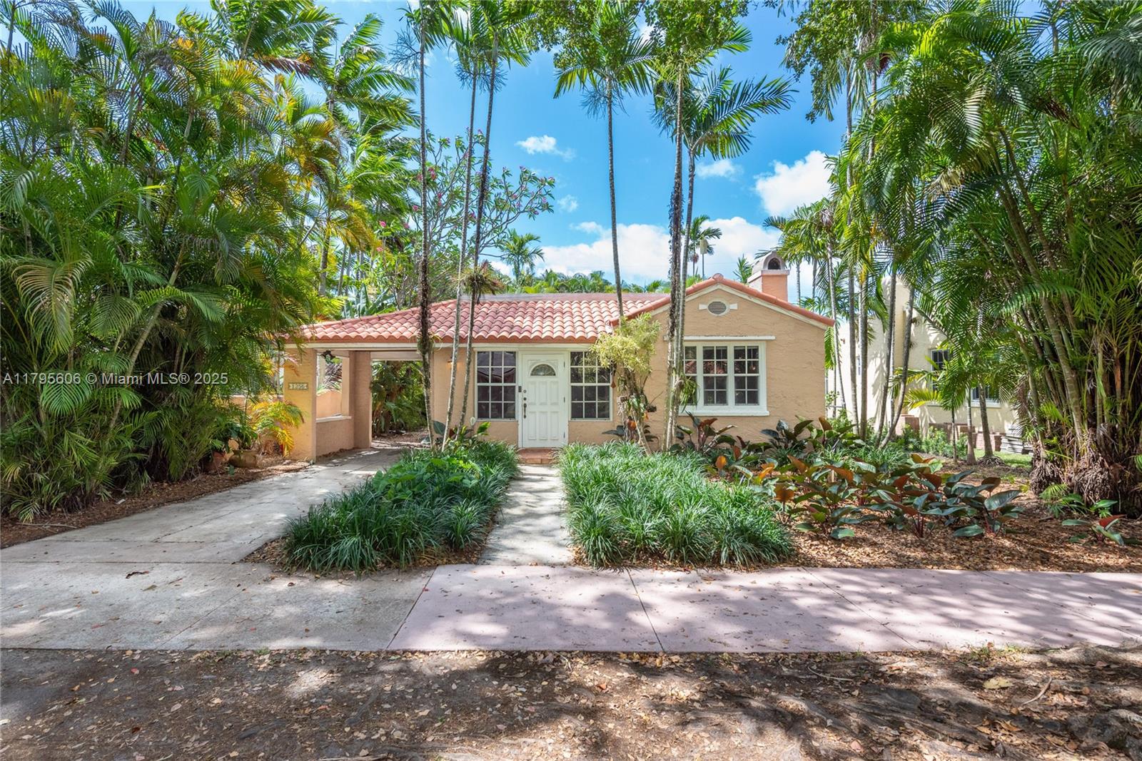 Property for Sale at 1256 Algeria Ave, Coral Gables, Broward County, Florida - Bedrooms: 2 
Bathrooms: 2  - $1,068,000