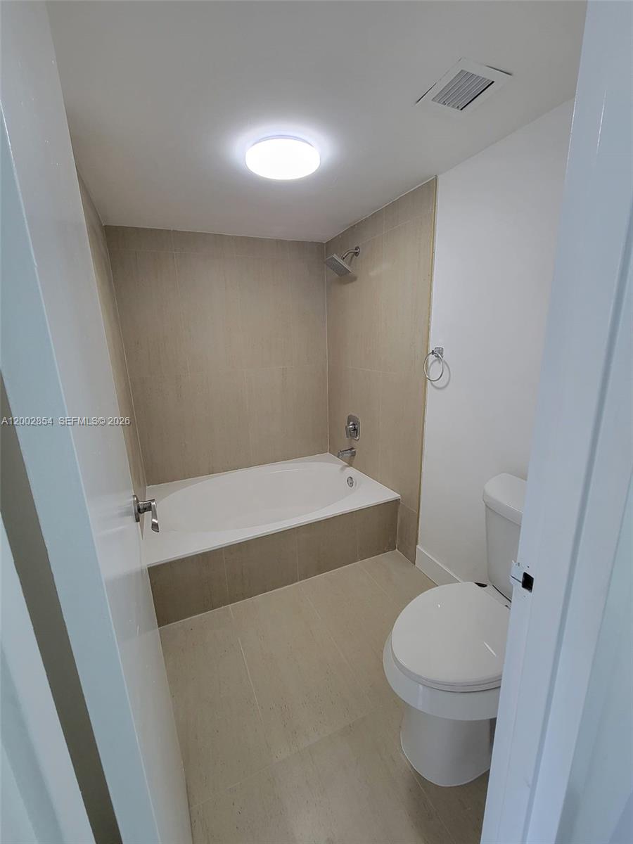 REEF NORTH CONDO - Residential Lease