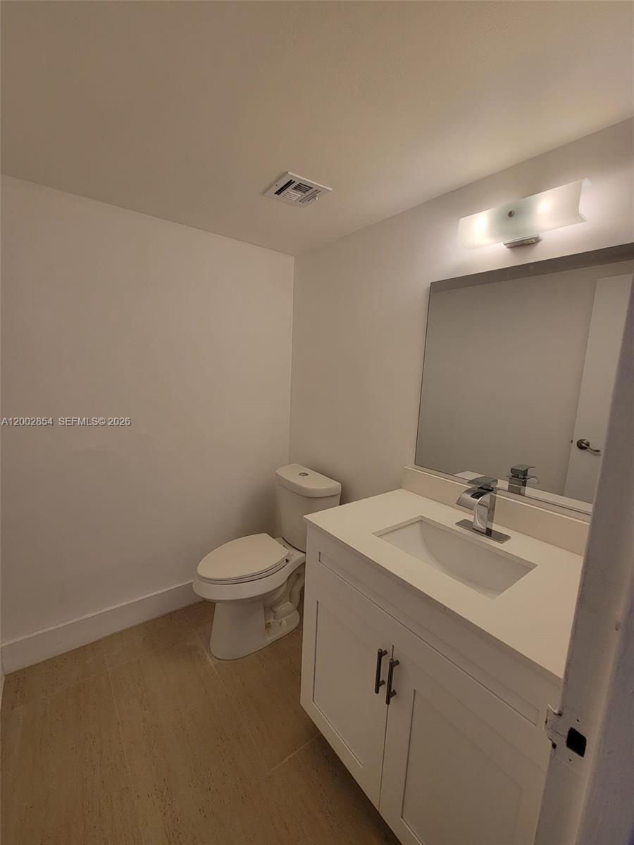 REEF NORTH CONDO - Residential Lease