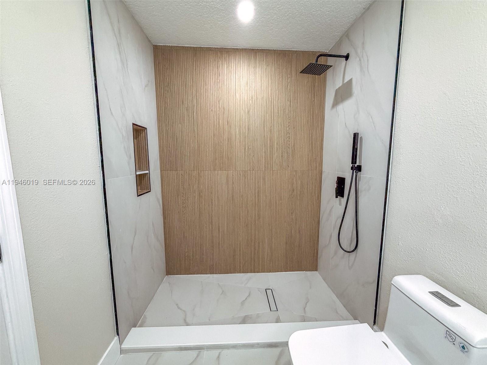 LAKE MANGO SHORES - Residential