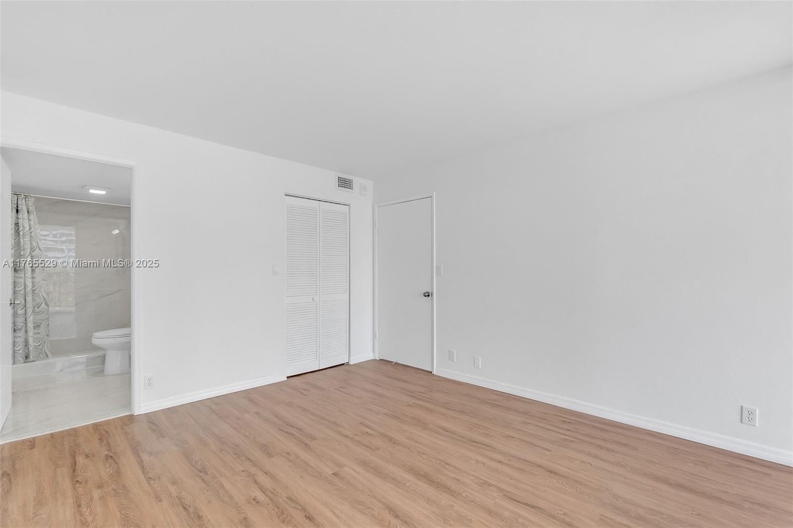 BRICKELL PLACE CONDO - Residential Lease