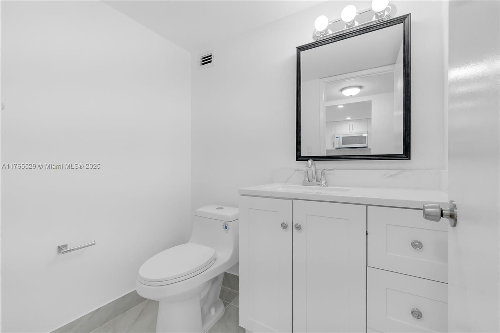 BRICKELL PLACE CONDO - Residential Lease