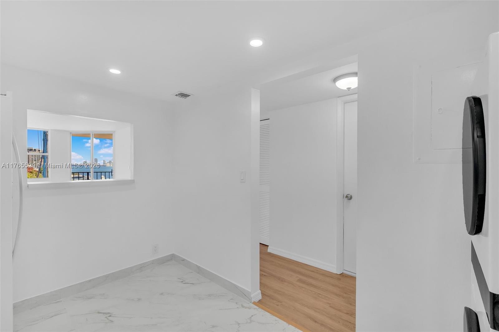 BRICKELL PLACE CONDO - Residential Lease