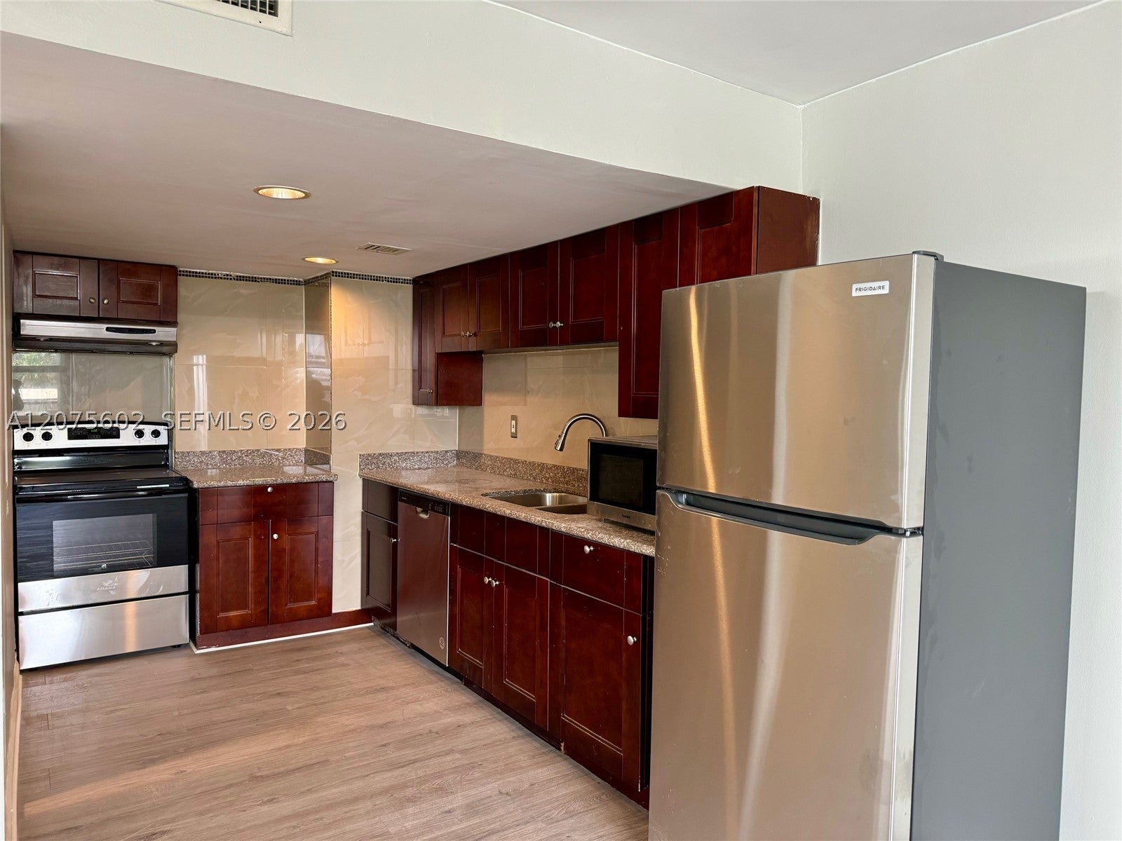 3702 NE 171st St 15