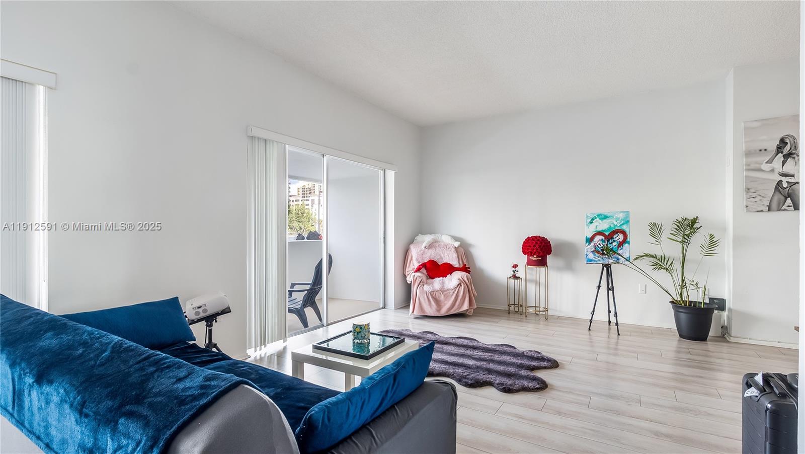 ARLEN HOUSE WEST CONDO - Residential