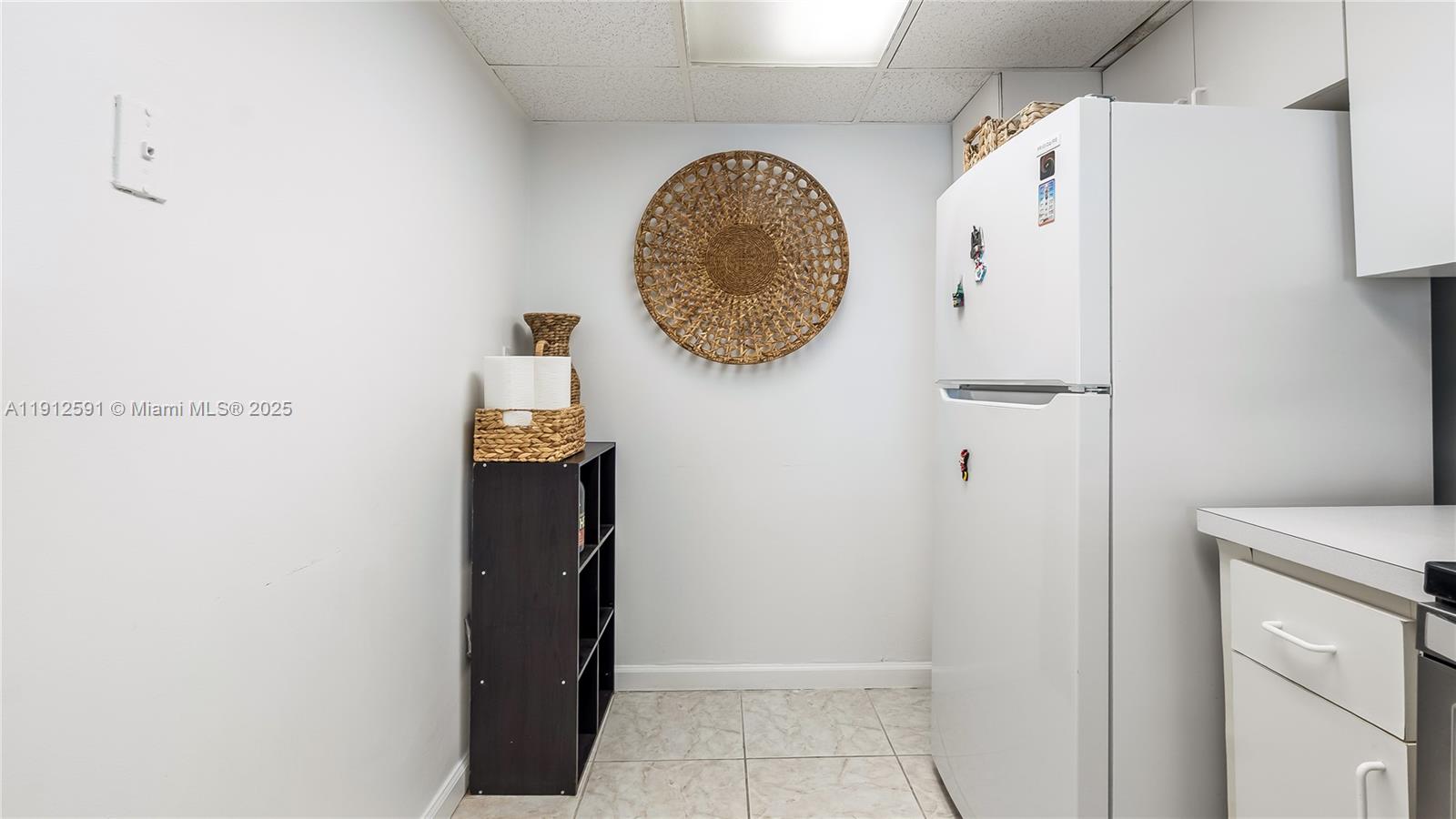 ARLEN HOUSE WEST CONDO - Residential