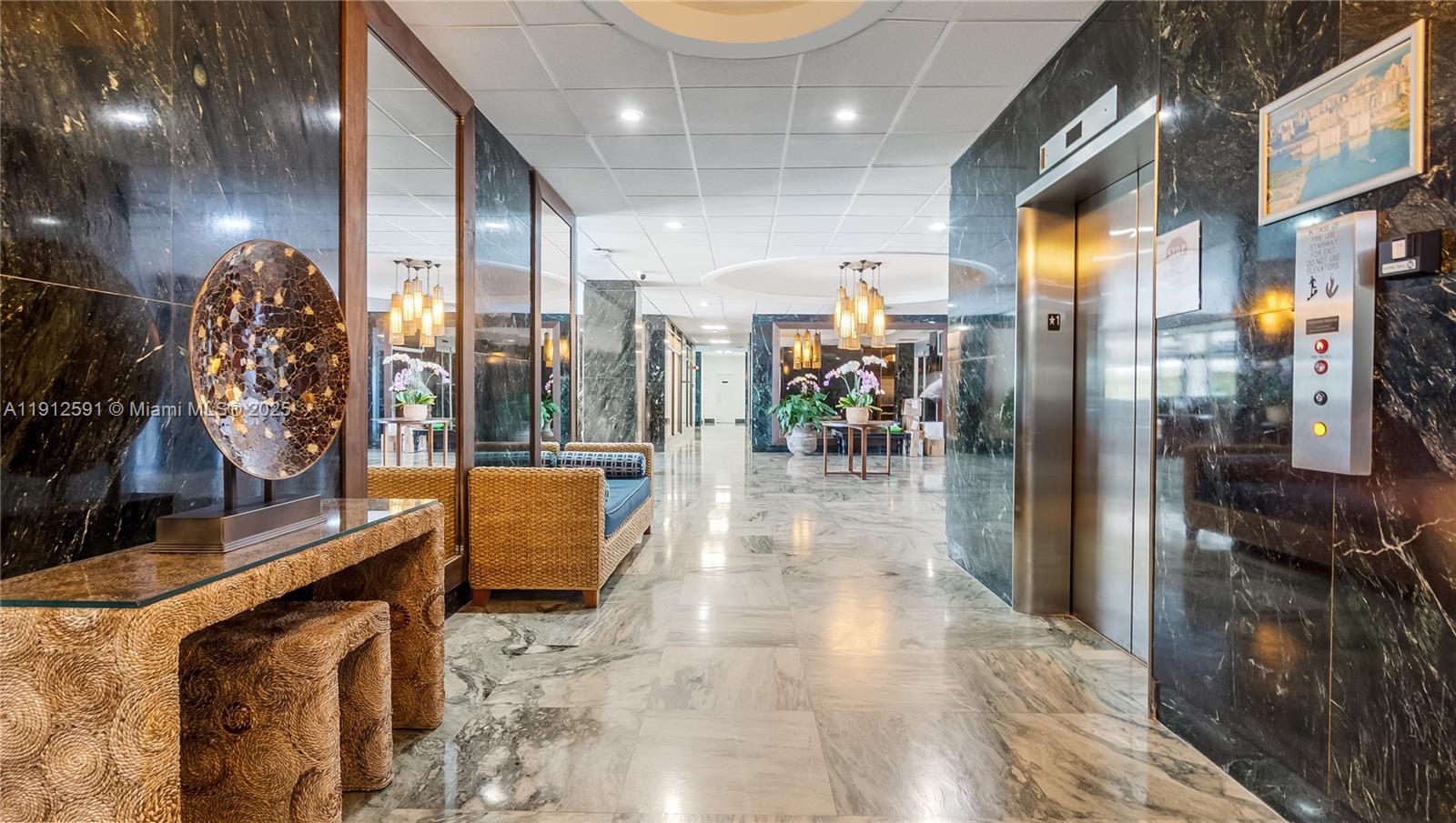 ARLEN HOUSE WEST CONDO - Residential