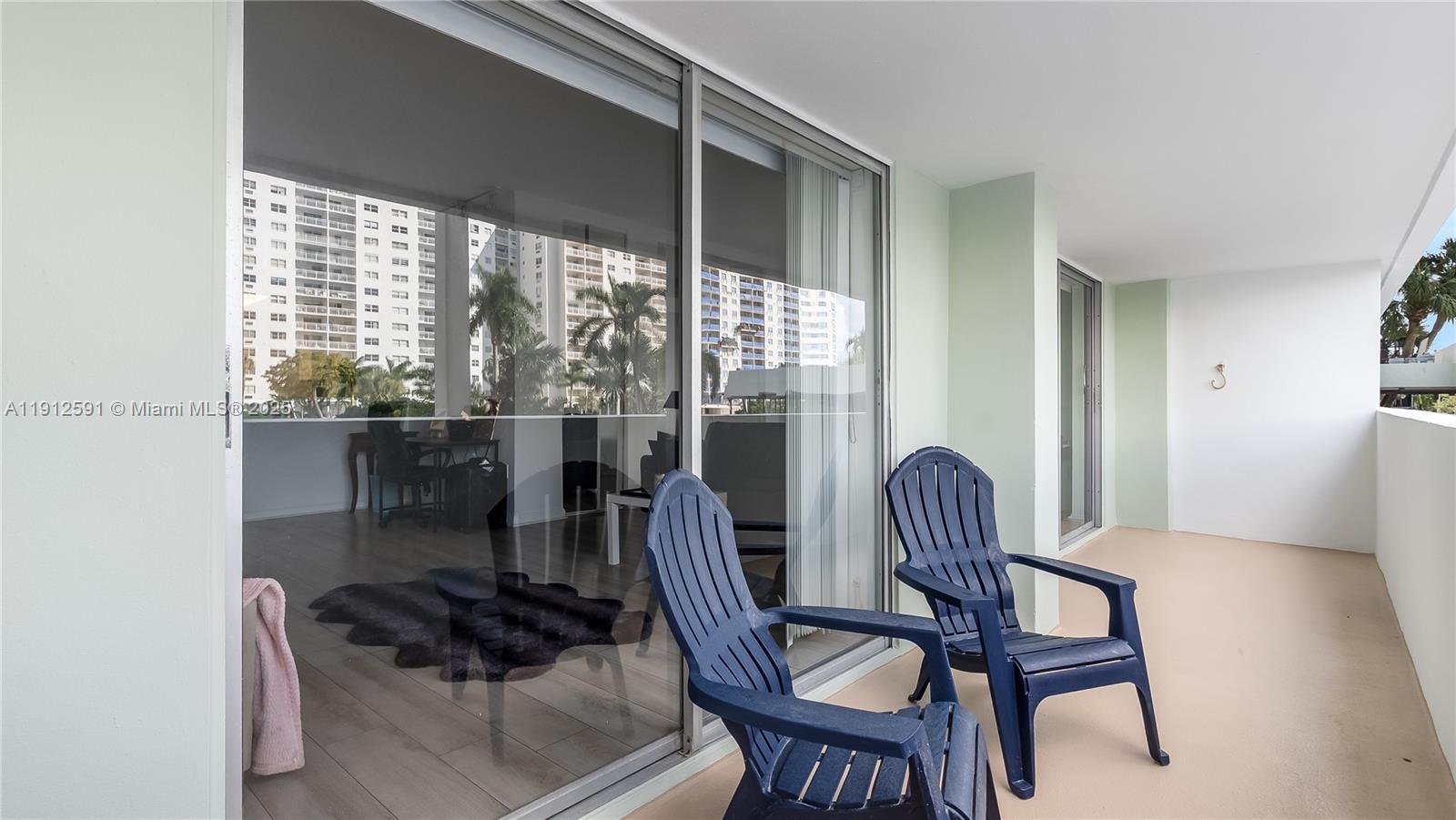 ARLEN HOUSE WEST CONDO - Residential