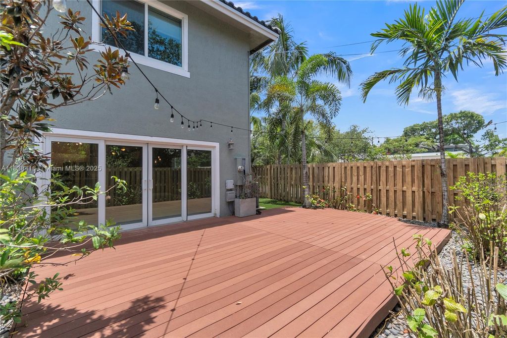 Photo of 800 SW 4th Ave, Fort Lauderdale, FL 33315 (MLS # A11838416)