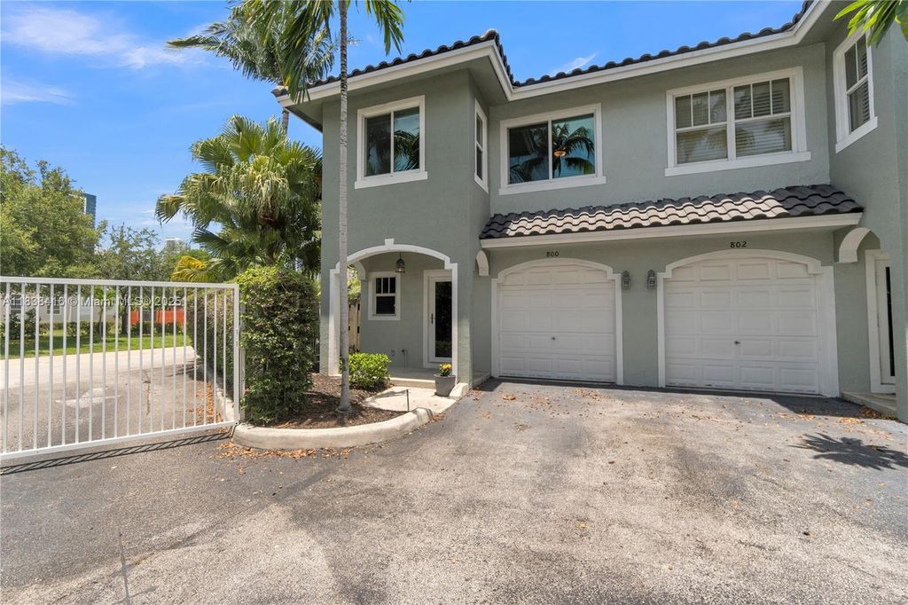 Photo of 800 SW 4th Ave, Fort Lauderdale, FL 33315 (MLS # A11838416)