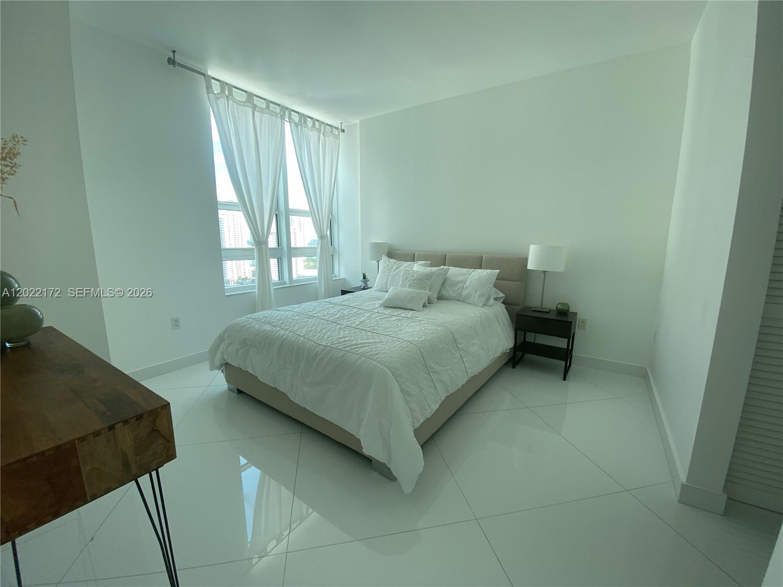 THE PLAZA 851 BRICKELL CO - Residential