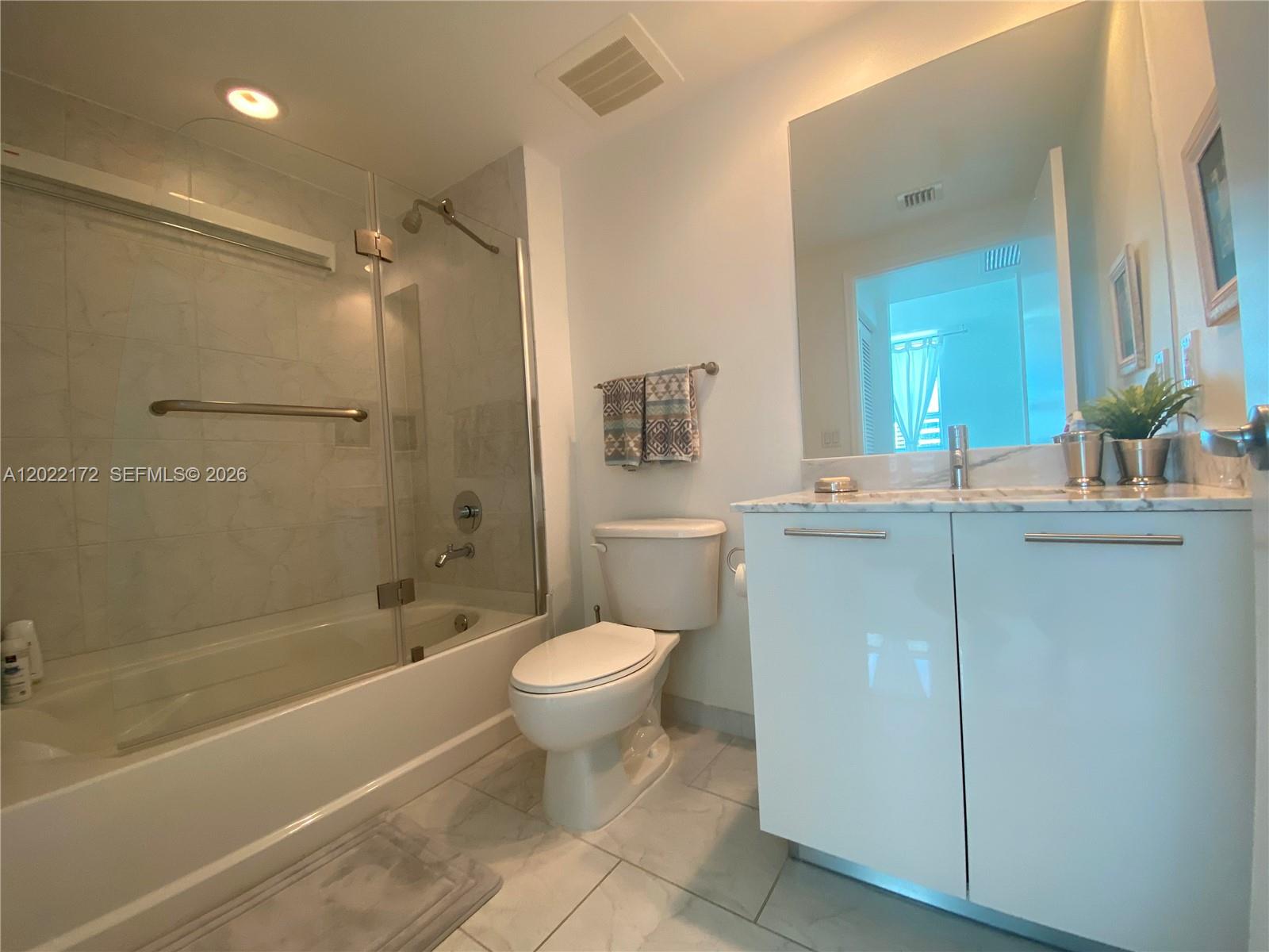 THE PLAZA 851 BRICKELL CO - Residential