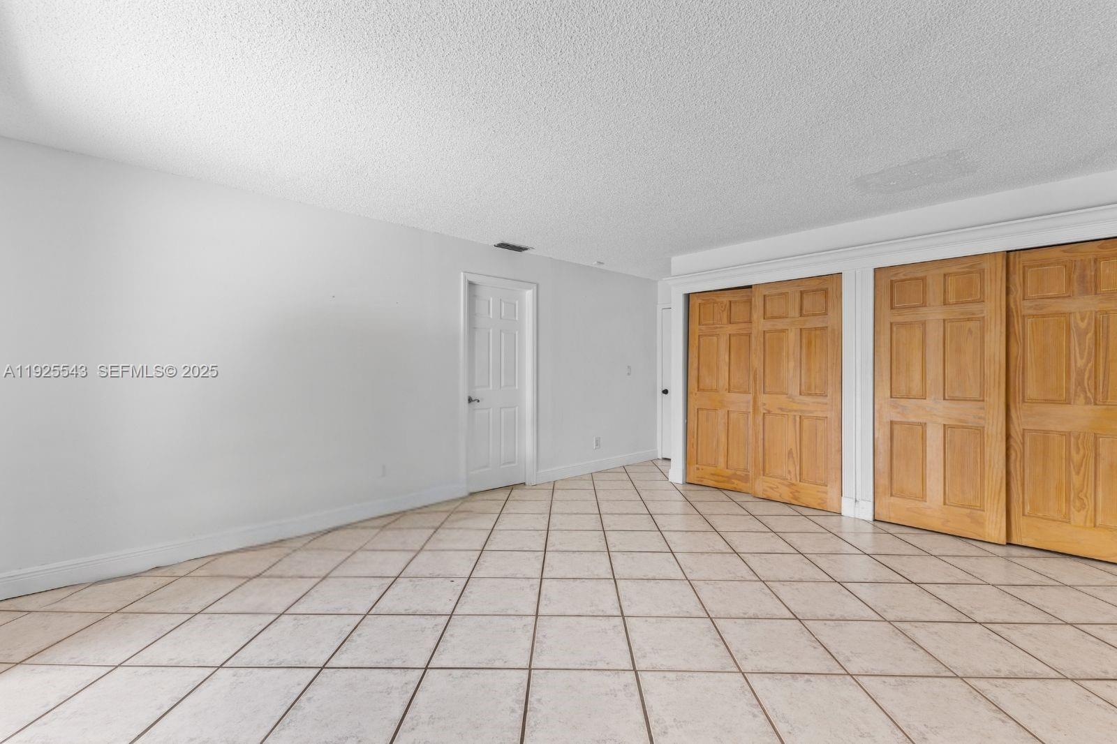 CALUSA CLUB ESTATES 3RD A - Residential