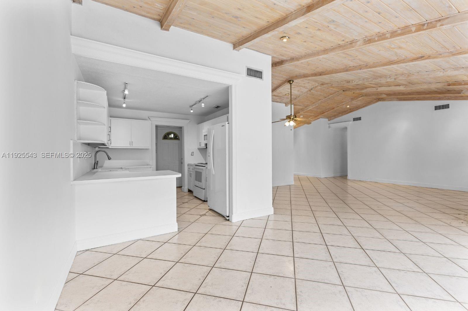 CALUSA CLUB ESTATES 3RD A - Residential