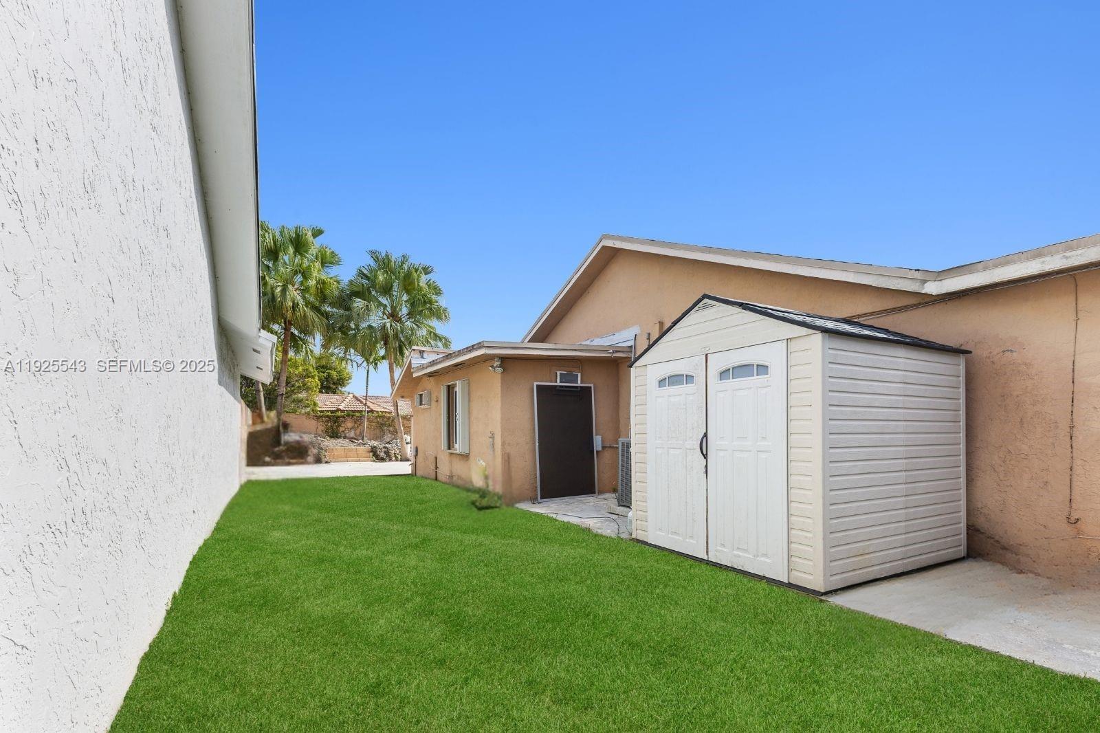 CALUSA CLUB ESTATES 3RD A - Residential