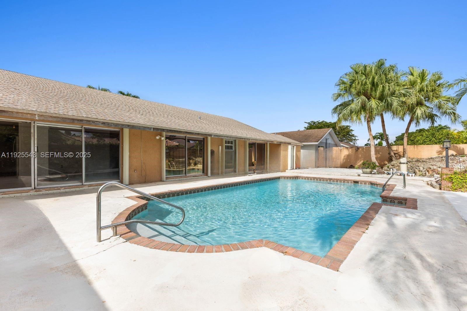 CALUSA CLUB ESTATES 3RD A - Residential