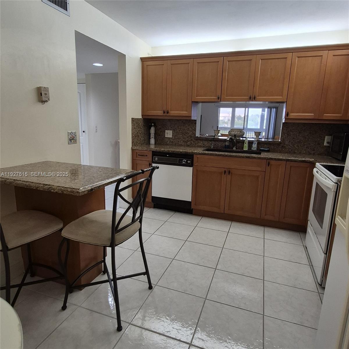 CAMBRIDGE AT CENTURY - Residential