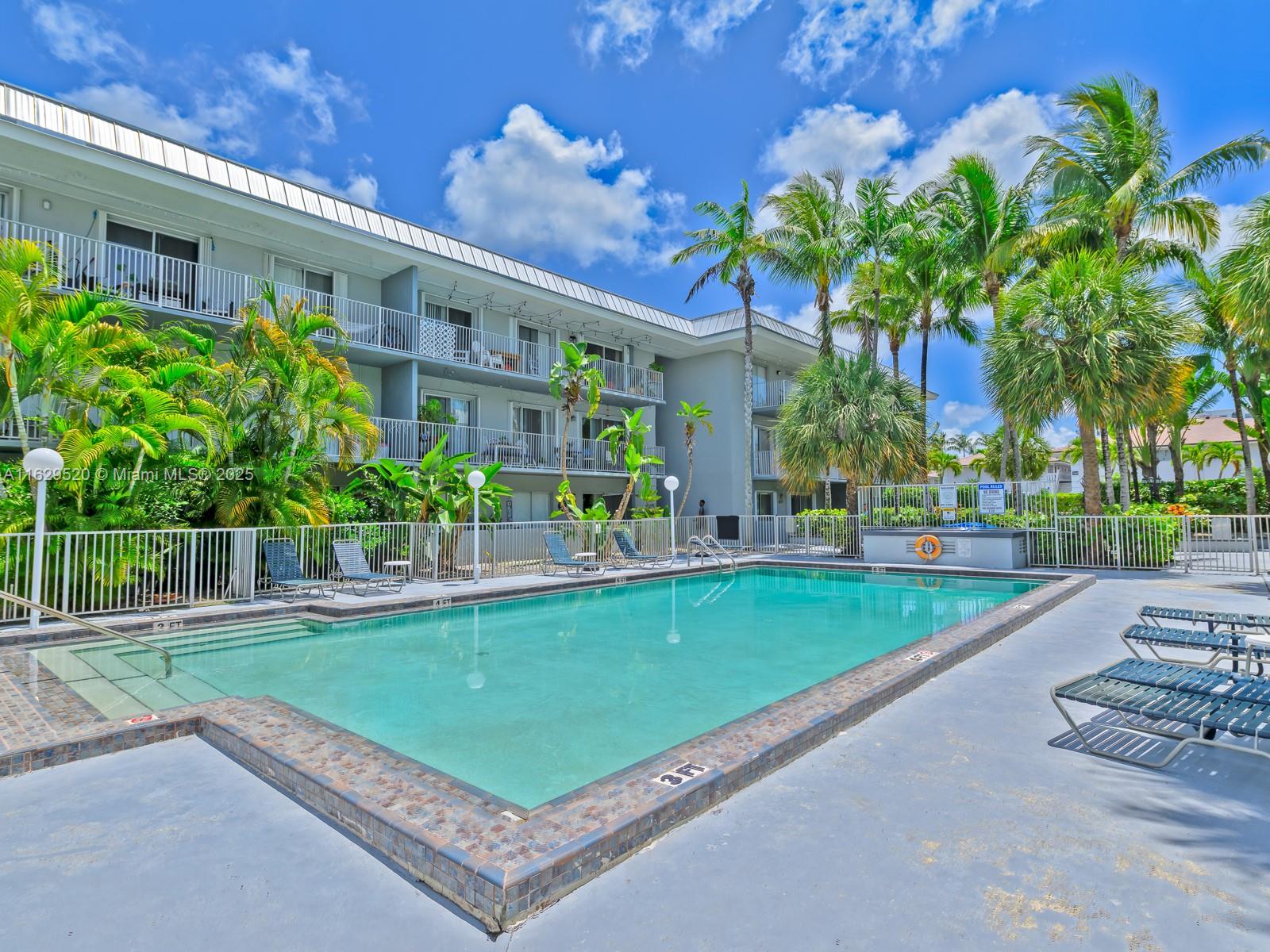 SILVER PALMS AT DADELAND - Residential