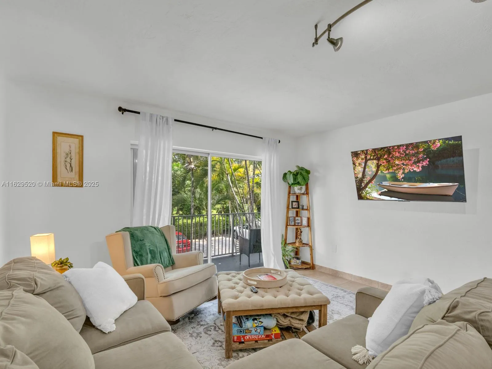 Miami, Florida 33143, United States, 1 Bedroom Bedrooms, ,1 BathroomBathrooms,Residential,Active,49134