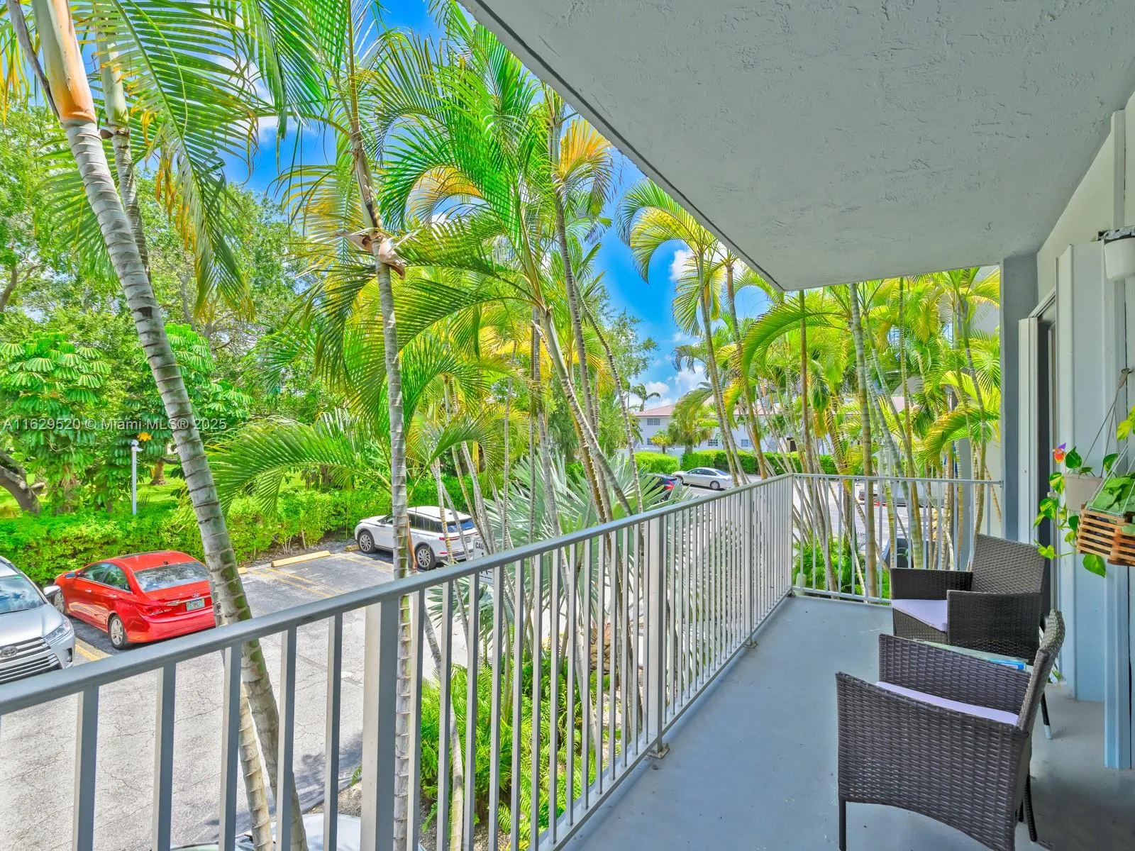 Miami, Florida 33143, United States, 1 Bedroom Bedrooms, ,1 BathroomBathrooms,Residential,Active,49134