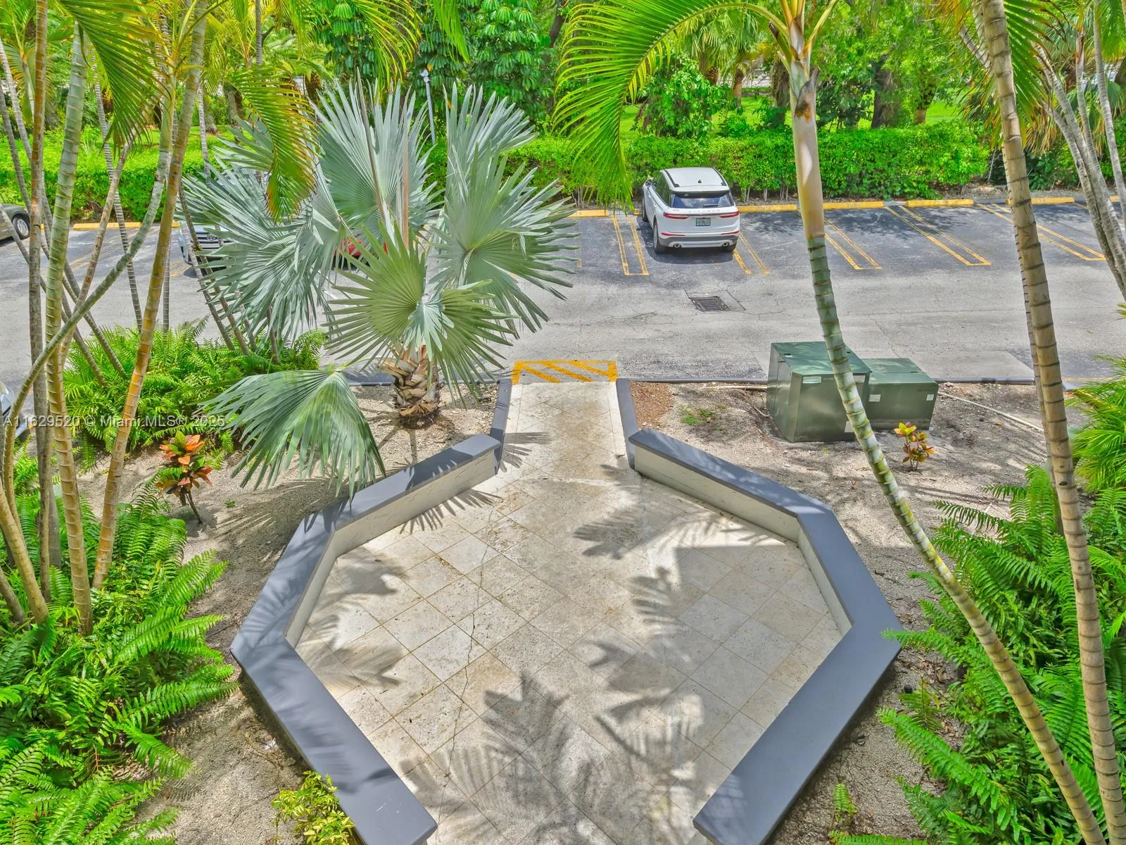 Miami, Florida 33143, United States, 1 Bedroom Bedrooms, ,1 BathroomBathrooms,Residential,Active,49134