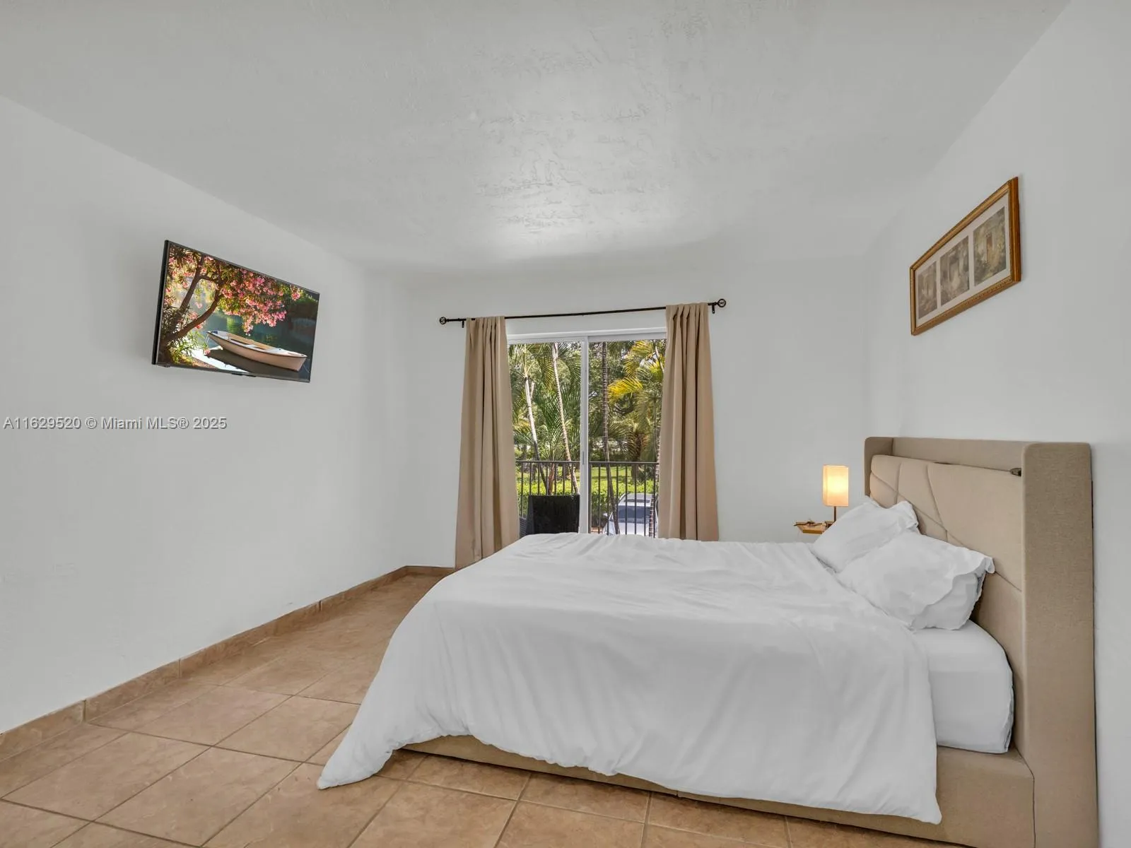 Miami, Florida 33143, United States, 1 Bedroom Bedrooms, ,1 BathroomBathrooms,Residential,Active,49134