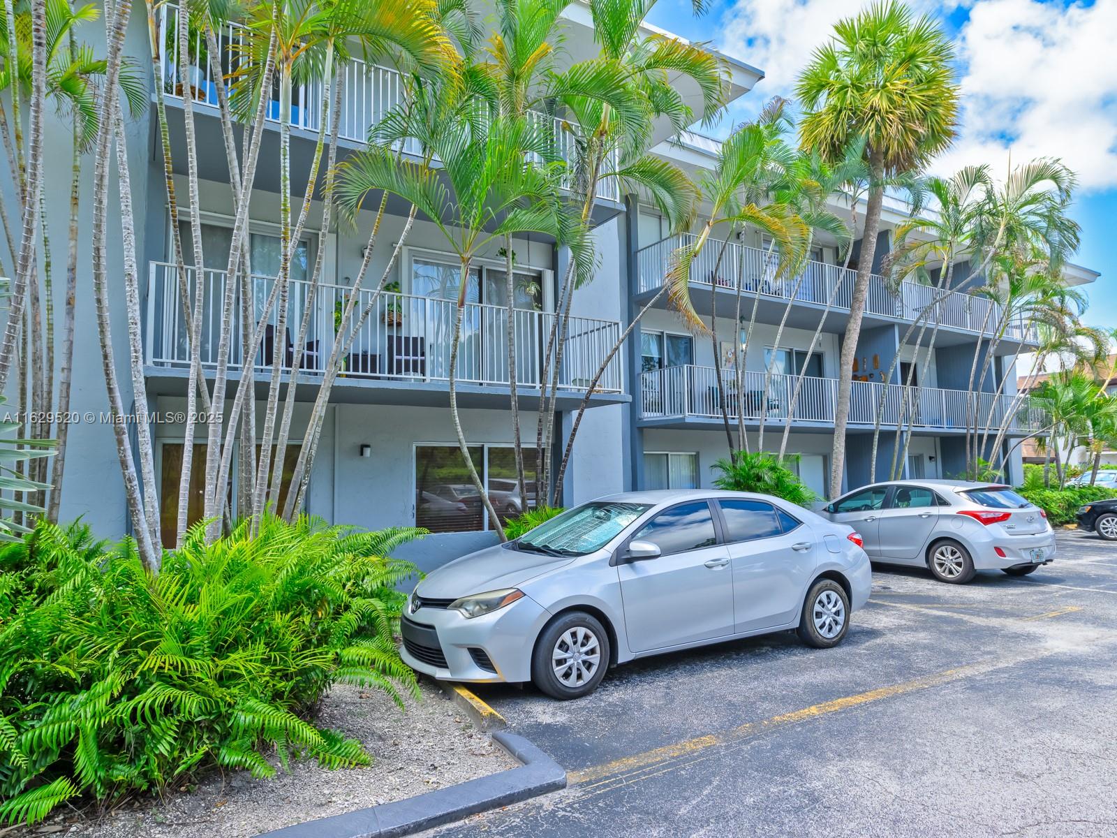 SILVER PALMS AT DADELAND - Residential