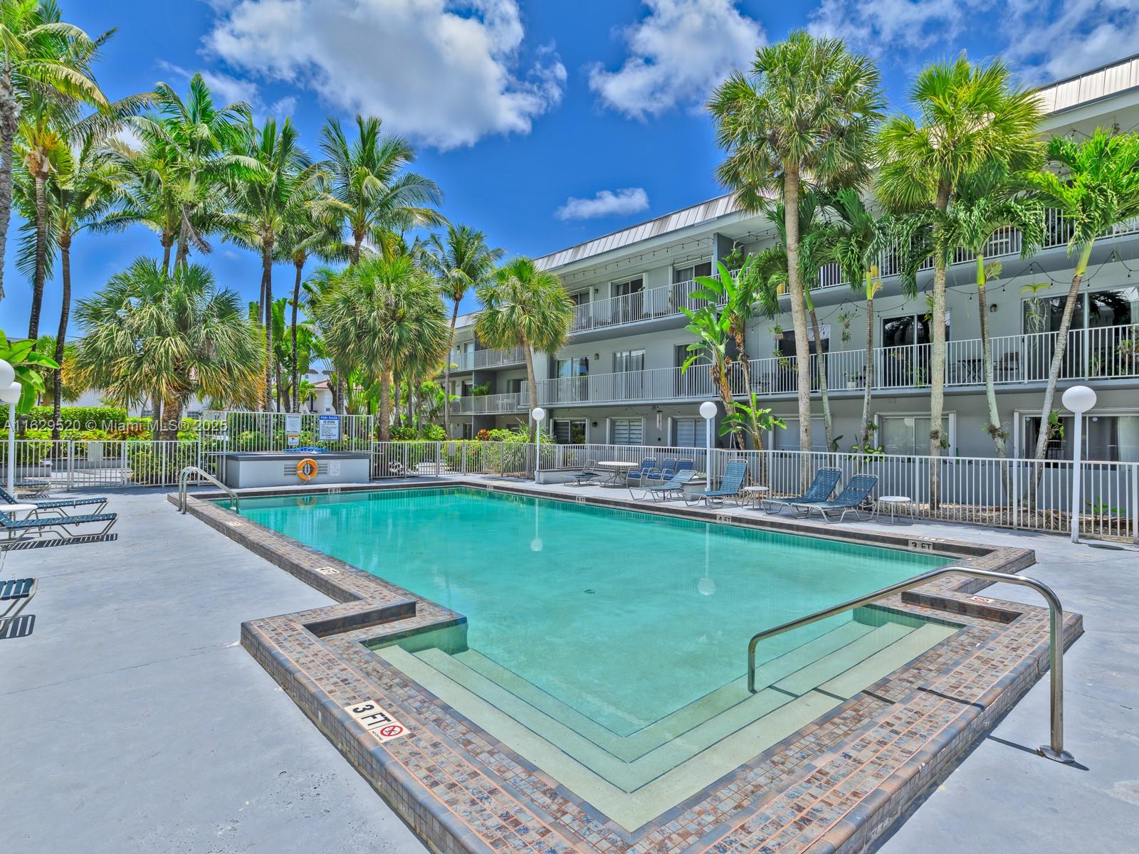 SILVER PALMS AT DADELAND - Residential