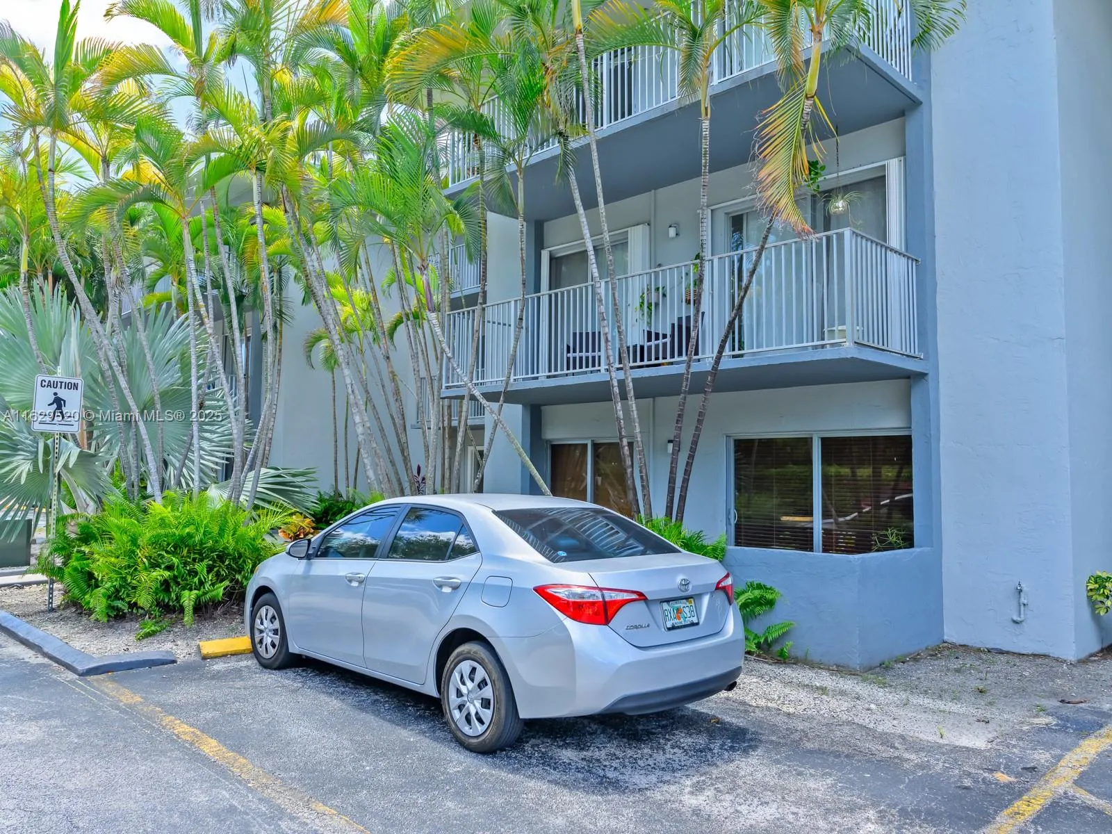 Miami, Florida 33143, United States, 1 Bedroom Bedrooms, ,1 BathroomBathrooms,Residential,Active,49134