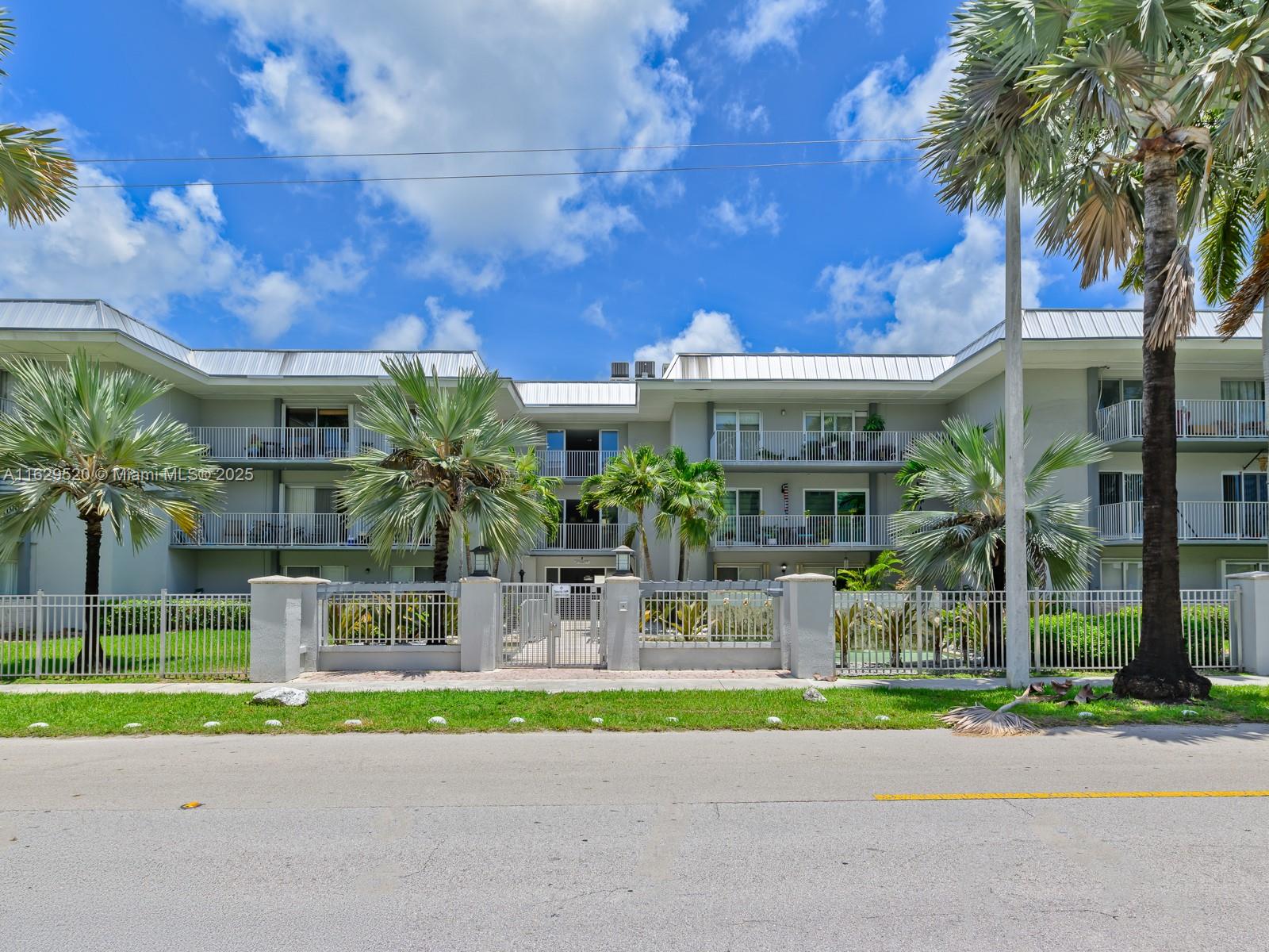 SILVER PALMS AT DADELAND - Residential