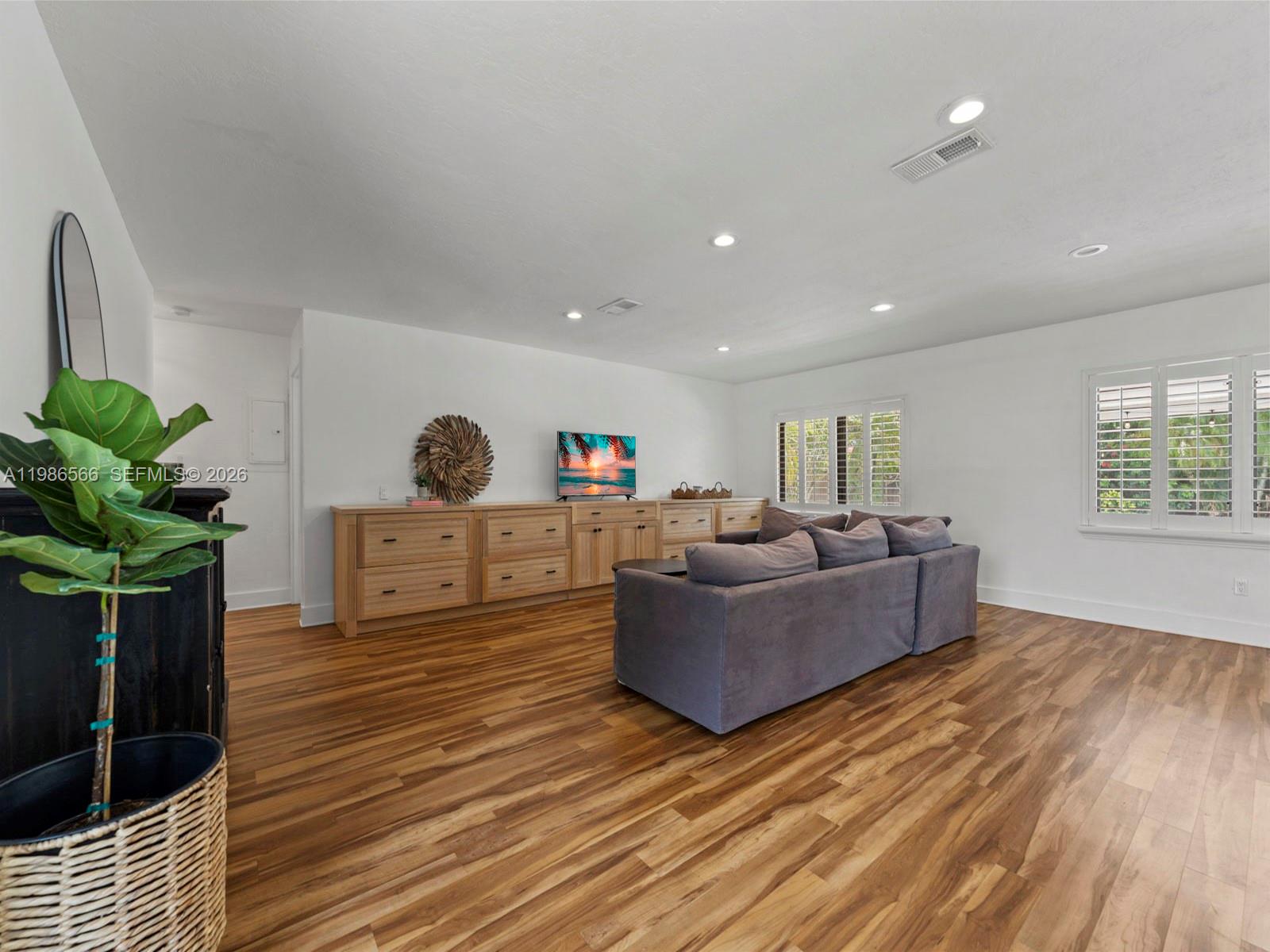 BEL AIRE - Residential