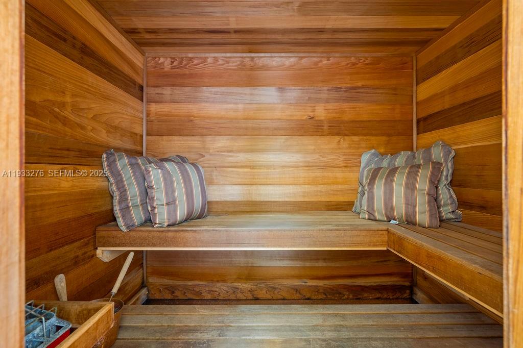 LAKE MARKHAM PRESERVE - Residential