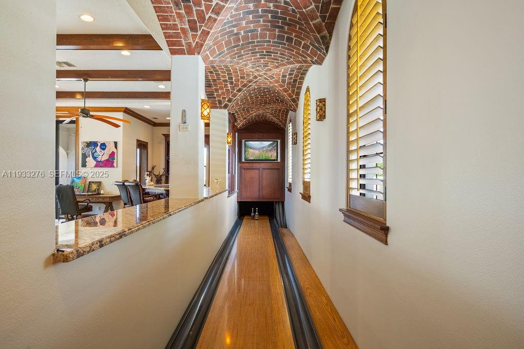 LAKE MARKHAM PRESERVE - Residential