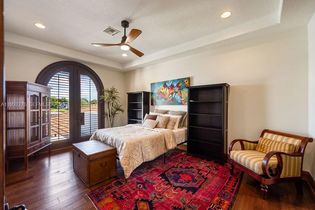 LAKE MARKHAM PRESERVE - Residential