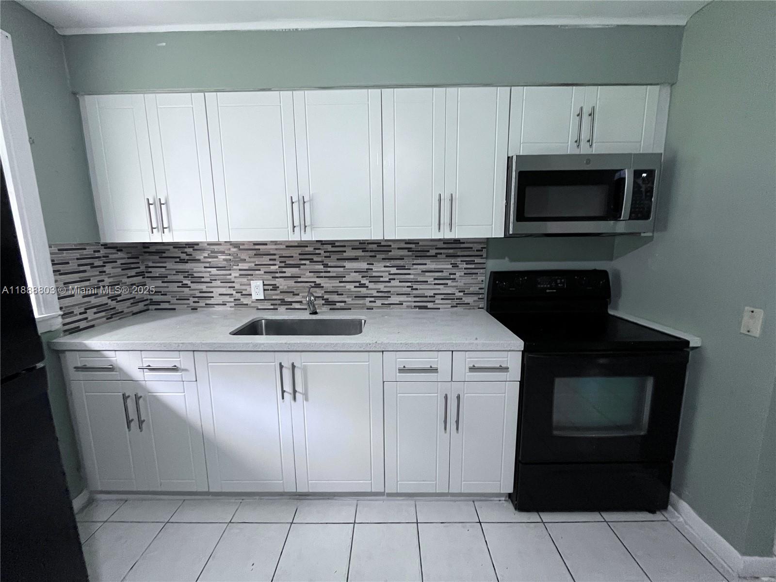 GREEN OAKS - Residential Lease