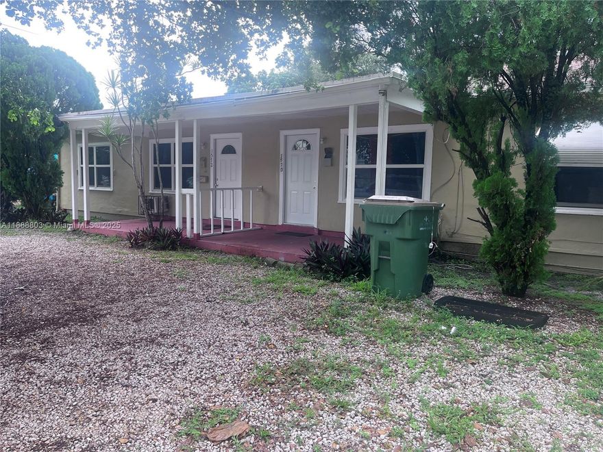 Immediate availability with quick move in. It's a charming 2-bedroom, 1-bath duplex in North Miami, perfectly
situated just blocks from Biscayne Blvd! This inviting rental offers convenient amenities including a washer and
dryer hookup and a grassy backyard with maintenance included in the rent. Enjoy the ease of living close to Publix,
Target, and an array of fantastic shopping, dining, and entertainment options. With quick access to Aventura,
Wynwood, Midtown, Miami Beach, and I-95, this location combines comfort and convenience. Don’t miss out on
this fantastic opportunity to live in a vibrant neighborhood with all the essentials just moments away!