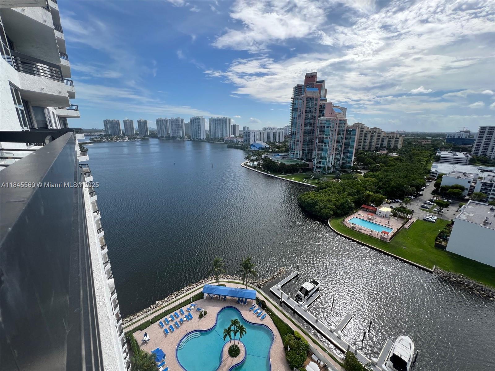 3530 Mystic Pointe Dr 1903