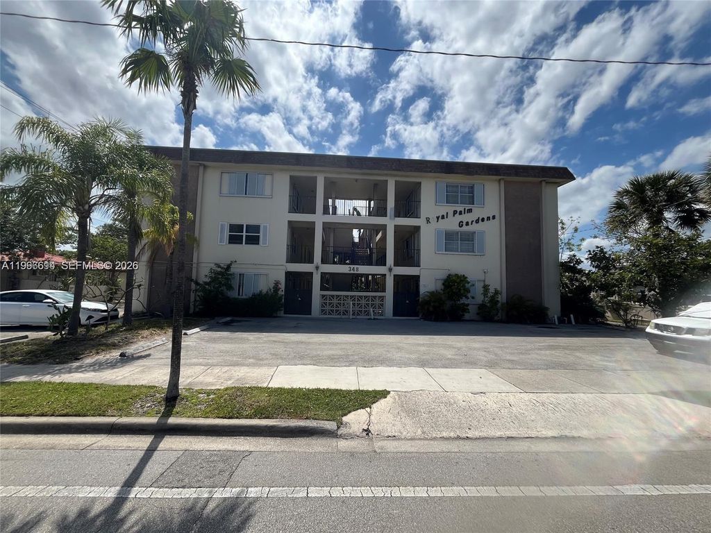 Photo of 348 S Federal Hwy #11, Dania Beach, FL 33004 (MLS # A11996614)