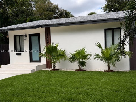 Photo of 1621 SW 11th Ct, Fort Lauderdale, FL 33312 (MLS # A12061000)