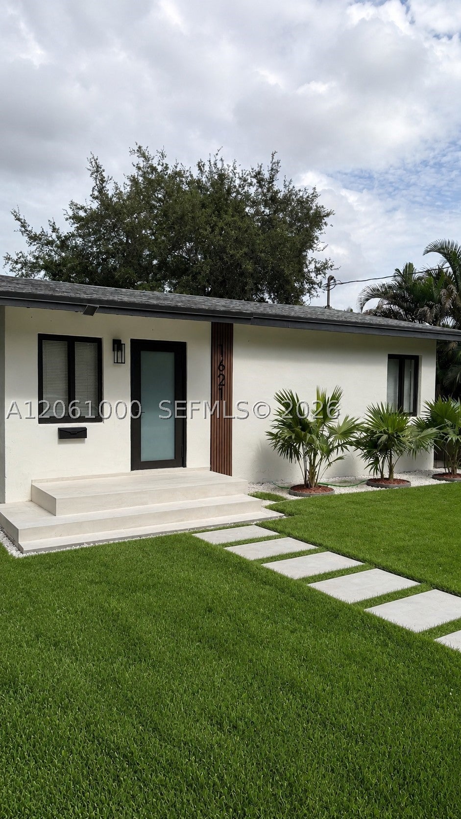 Photo of 1621 SW 11th Ct, Fort Lauderdale, FL 33312 (MLS # A12061000)