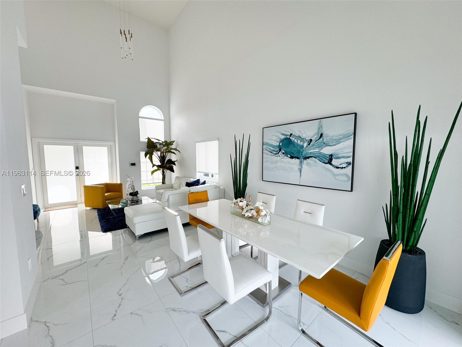 SANTA MONICA ESTATES - Residential