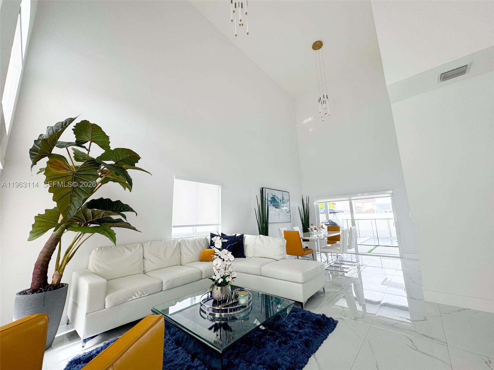 SANTA MONICA ESTATES - Residential