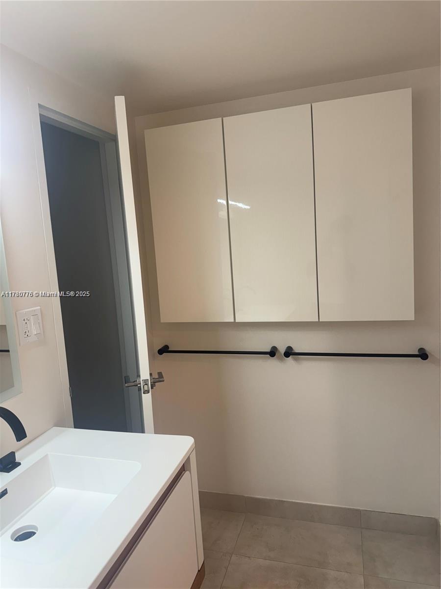 MIRADOR 1200 CONDO - Residential Lease