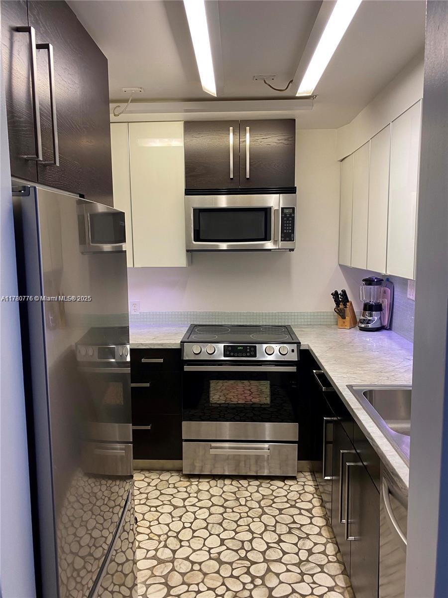 MIRADOR 1200 CONDO - Residential Lease