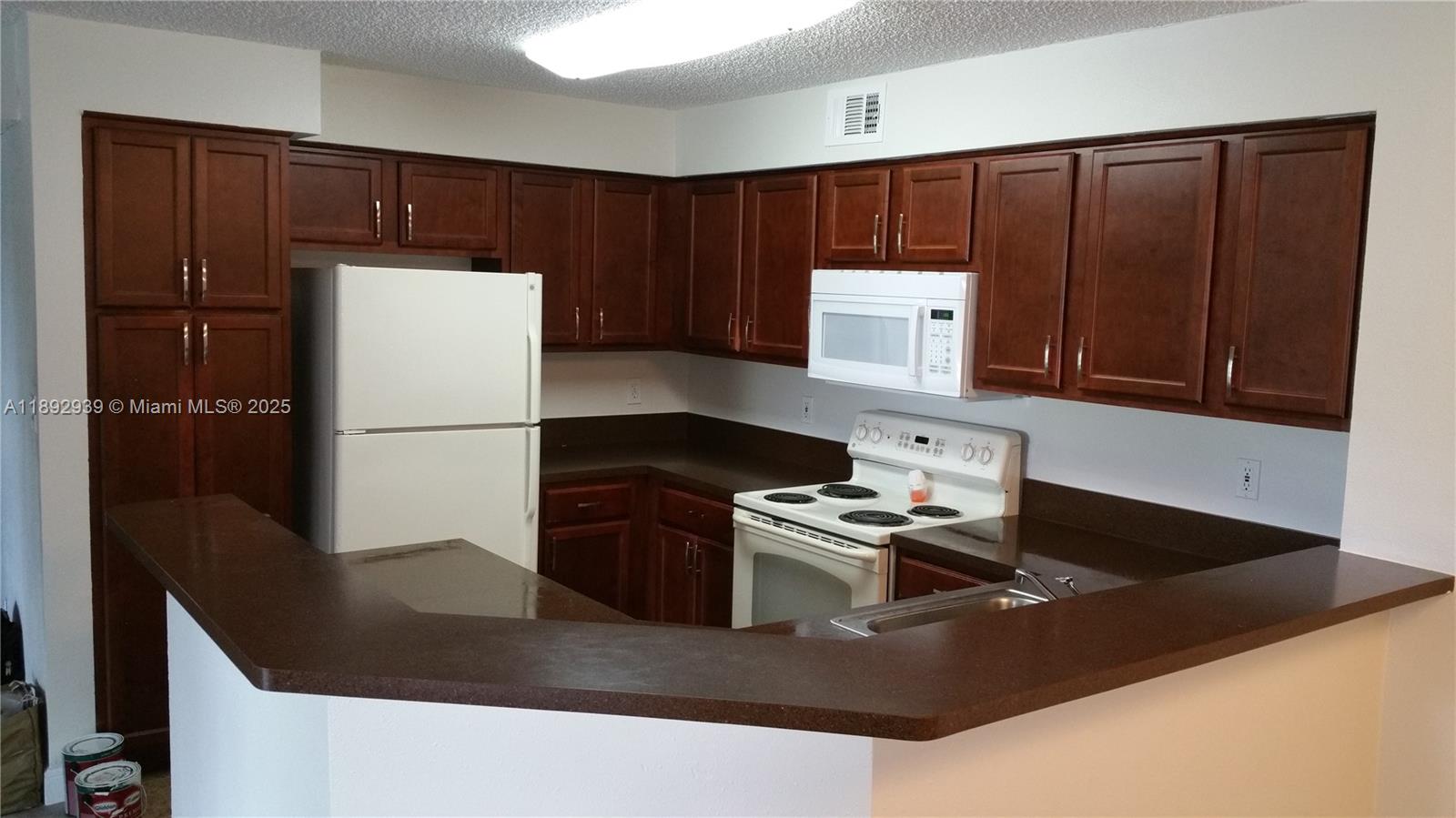 SOUTH PALM PLACE CONDO - Residential Lease