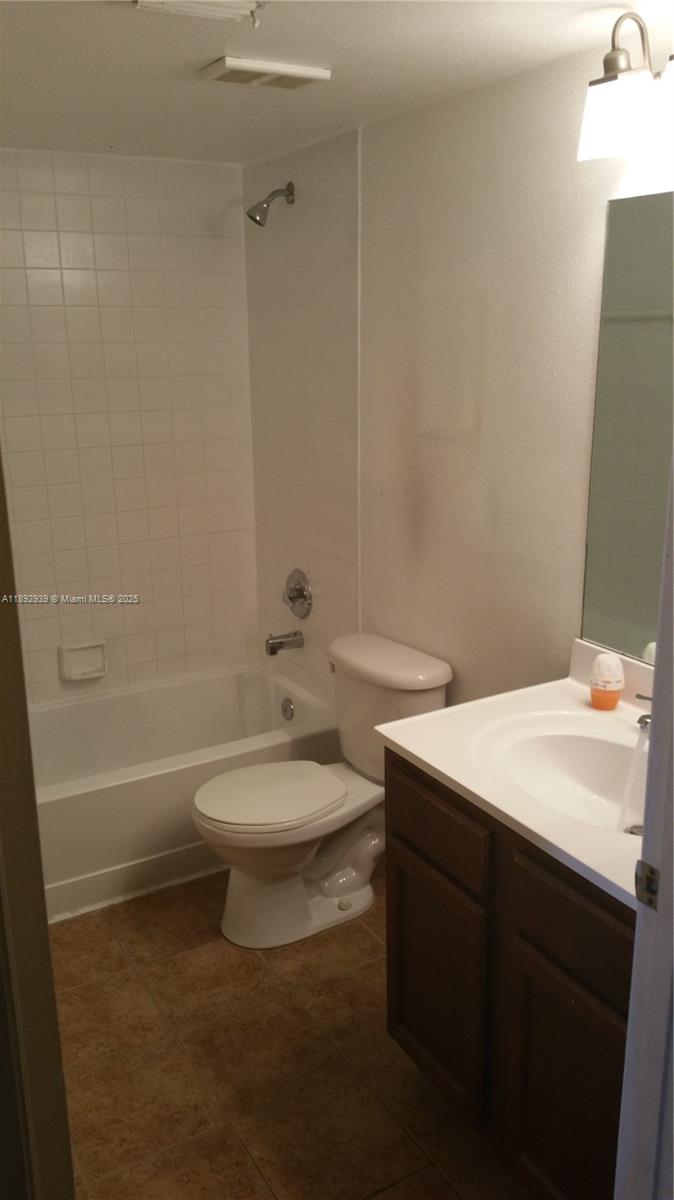 SOUTH PALM PLACE CONDO - Residential Lease