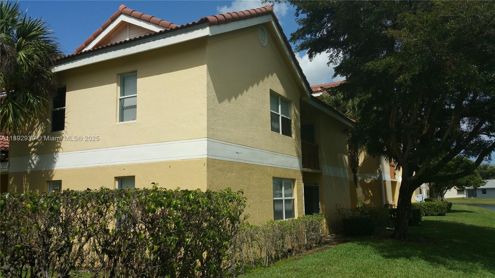 SOUTH PALM PLACE CONDO - Residential Lease
