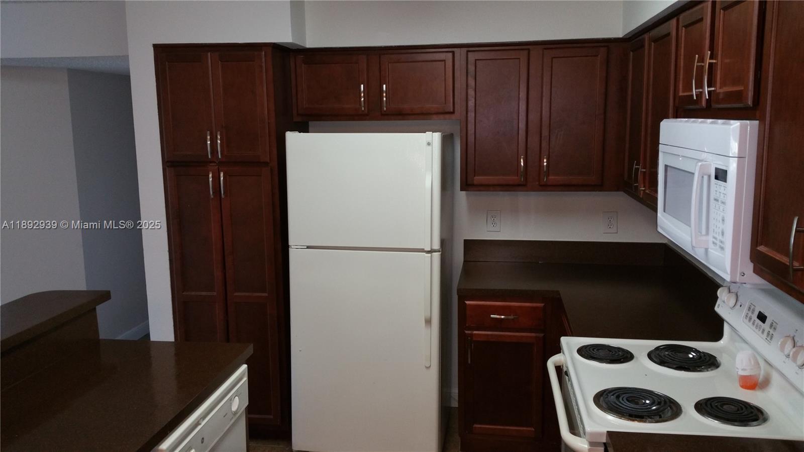 SOUTH PALM PLACE CONDO - Residential Lease