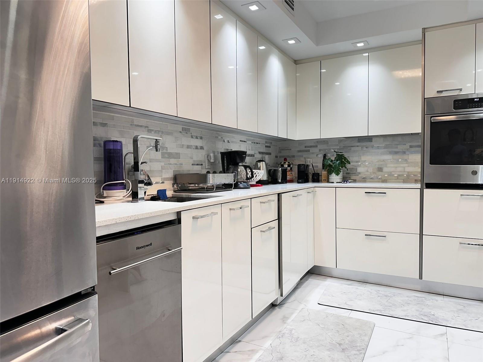 AQUASOL CONDO - Residential Lease