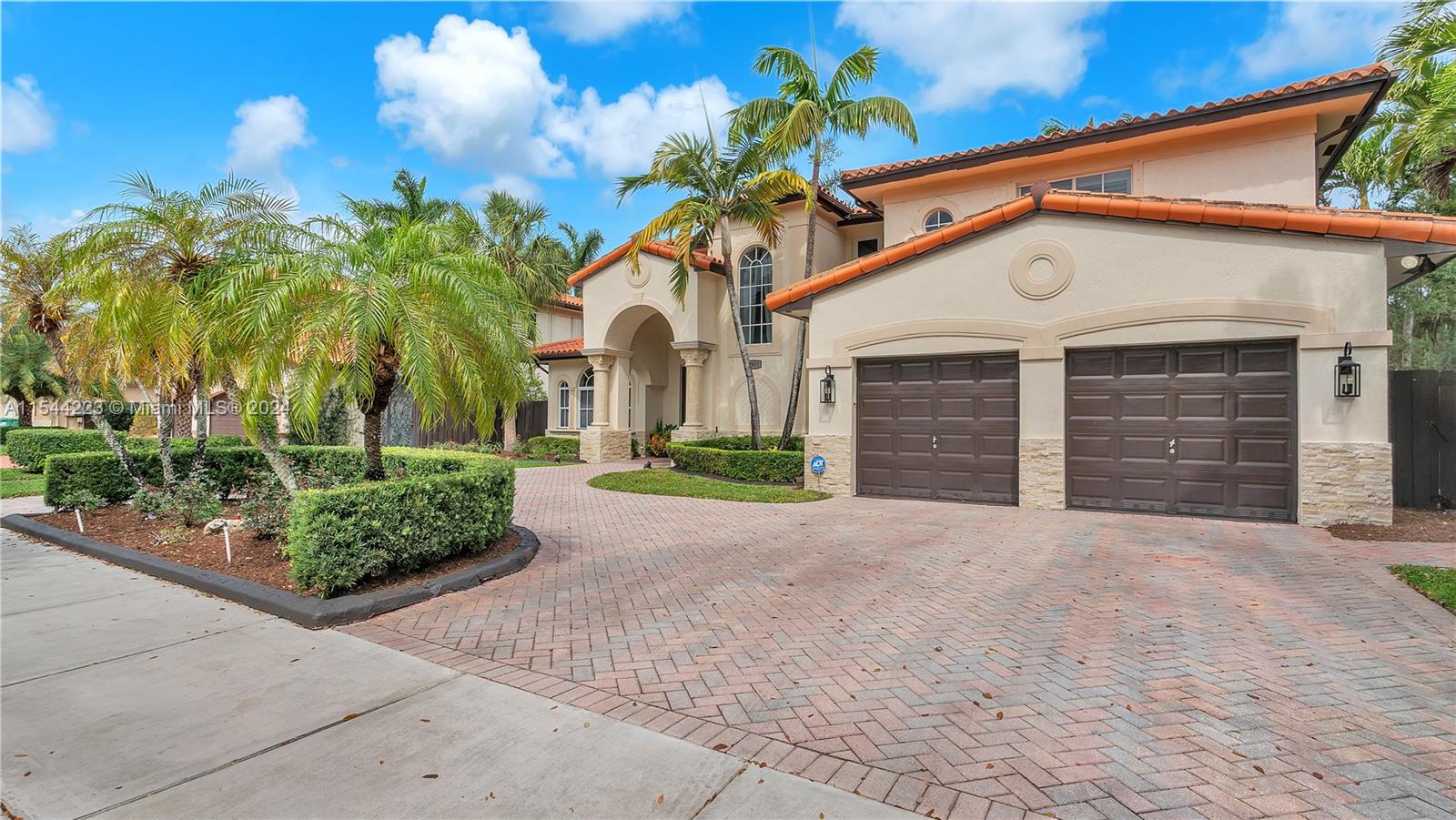 SILVERCREST LAKE ESTATES - Residential